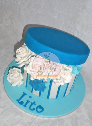 Hatbox Cake with Roses