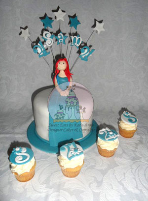 Figurine Topper Cake with Matching Cupcakes