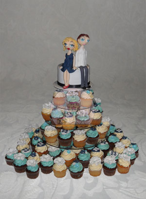 Engagement Topper and Cupcakes
