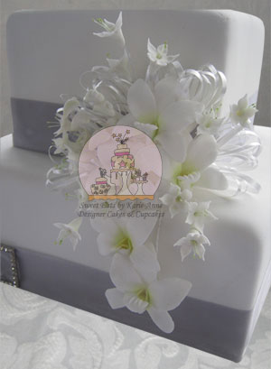 Singapore Orchid Wedding Cake